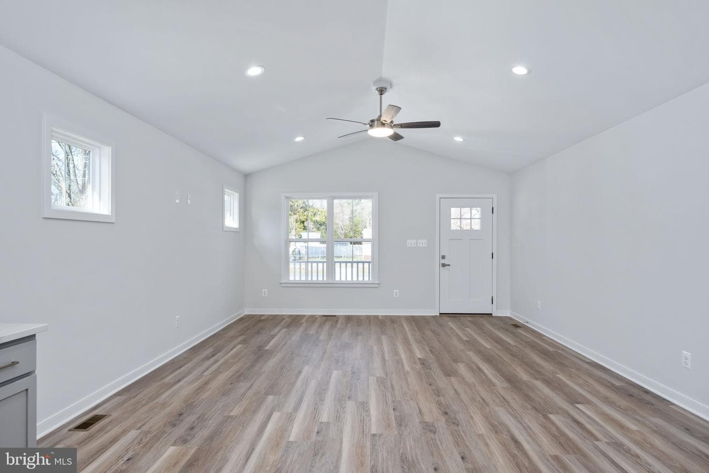 390 Monticello Drive photo 10