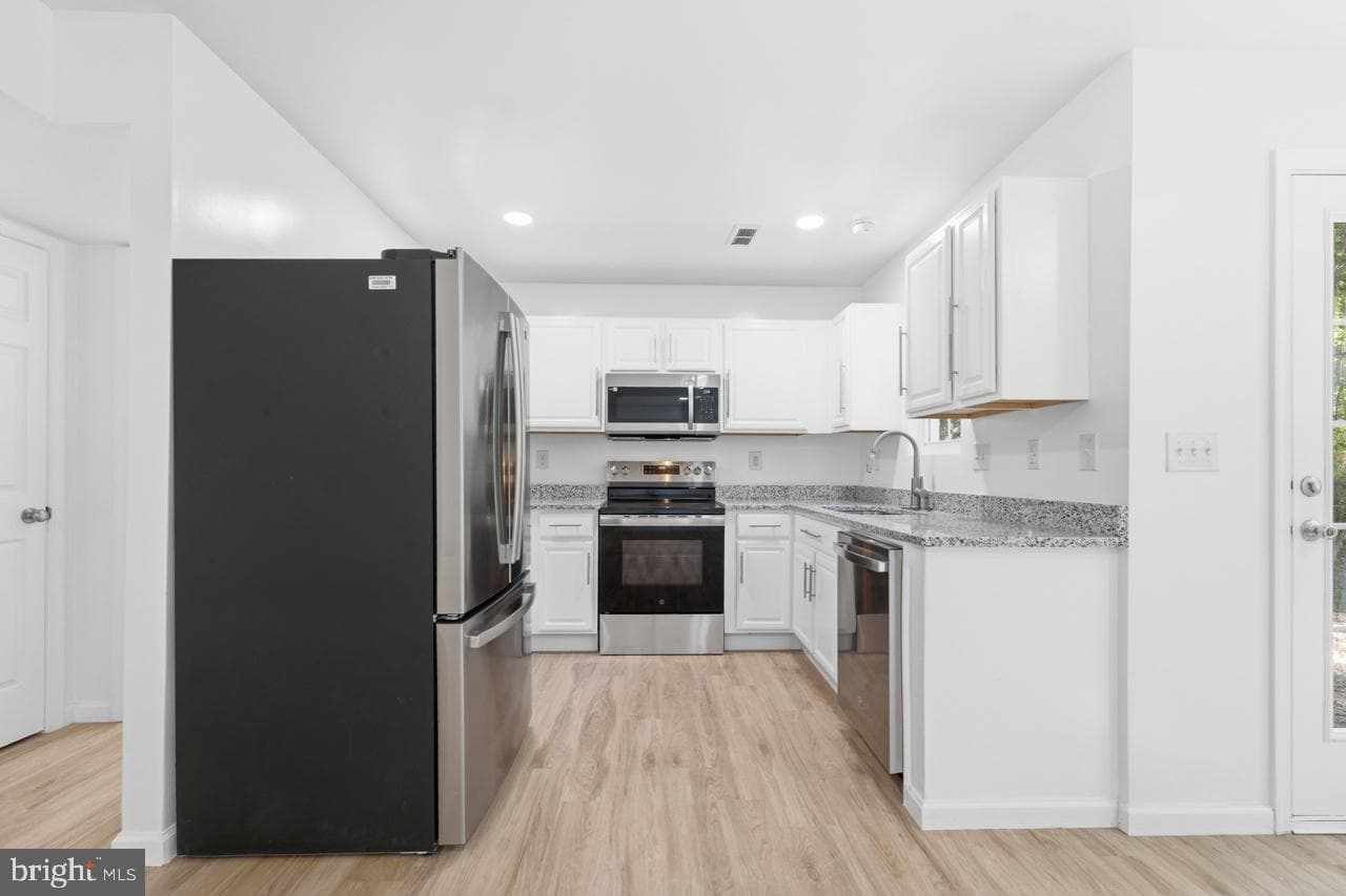 104 Hazel Drive photo 9