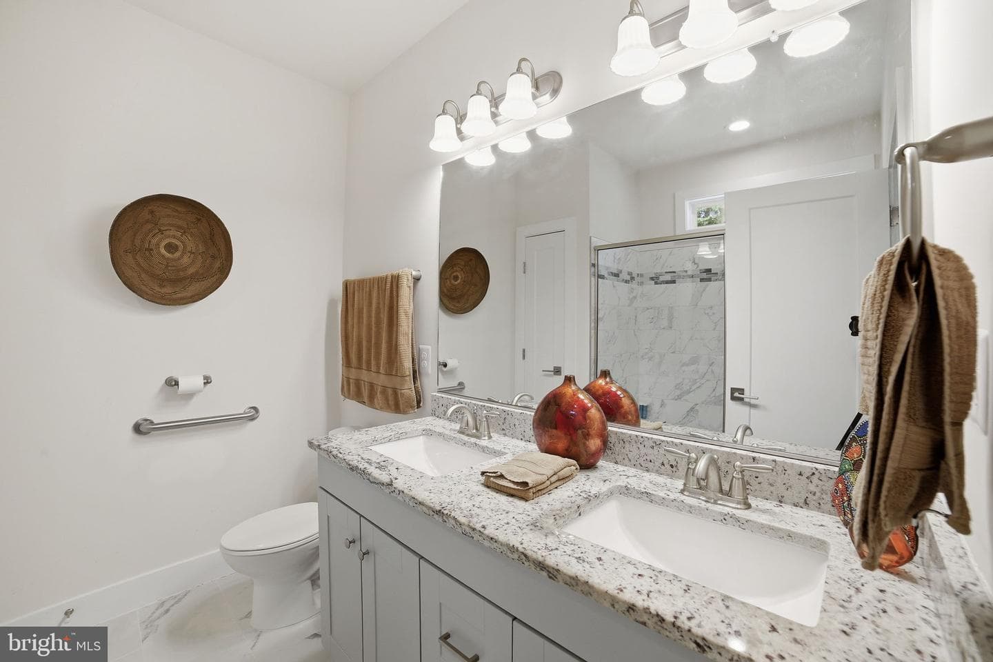 329 N Glebe Road photo 16