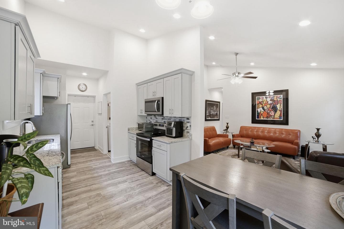 329 N Glebe Road photo 9
