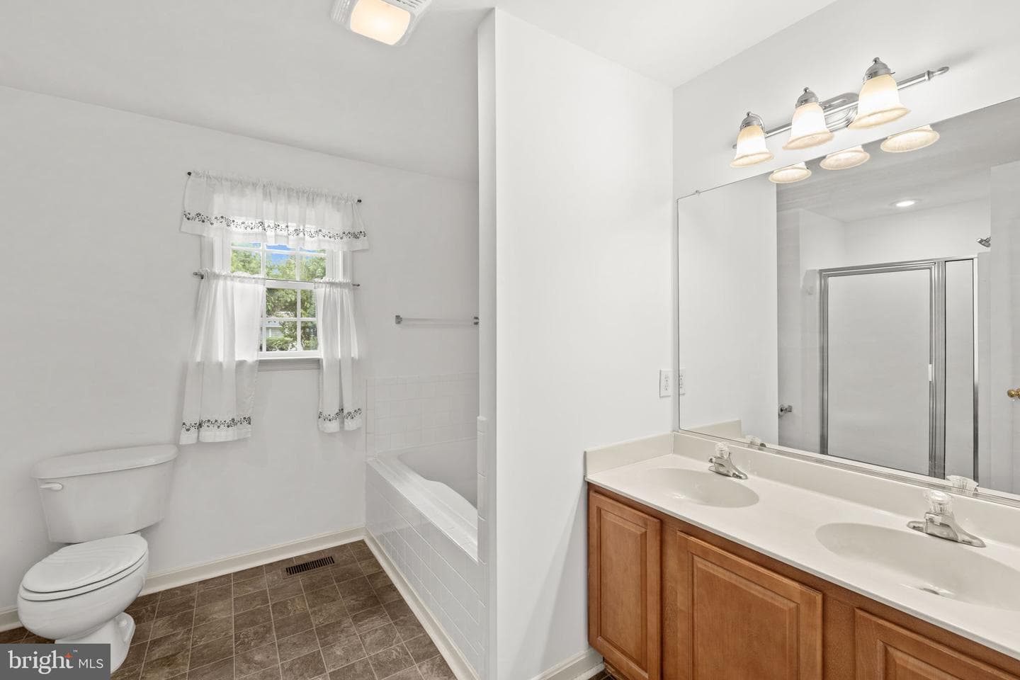 144 Bonnie Del Dr photo 23