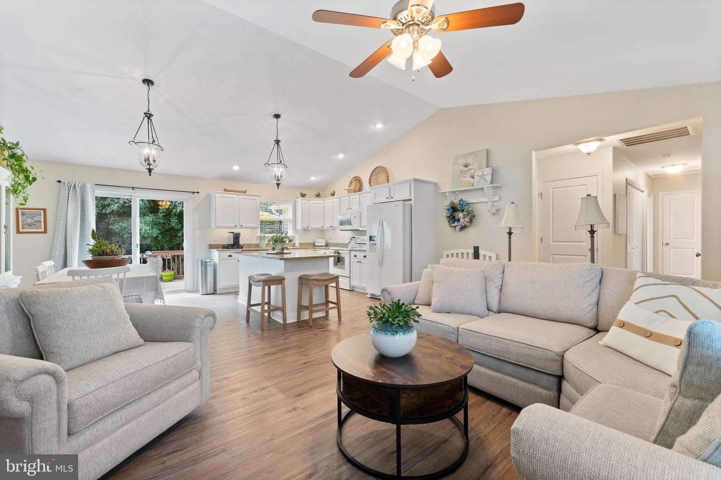 305 Cedar Lane photo 9
