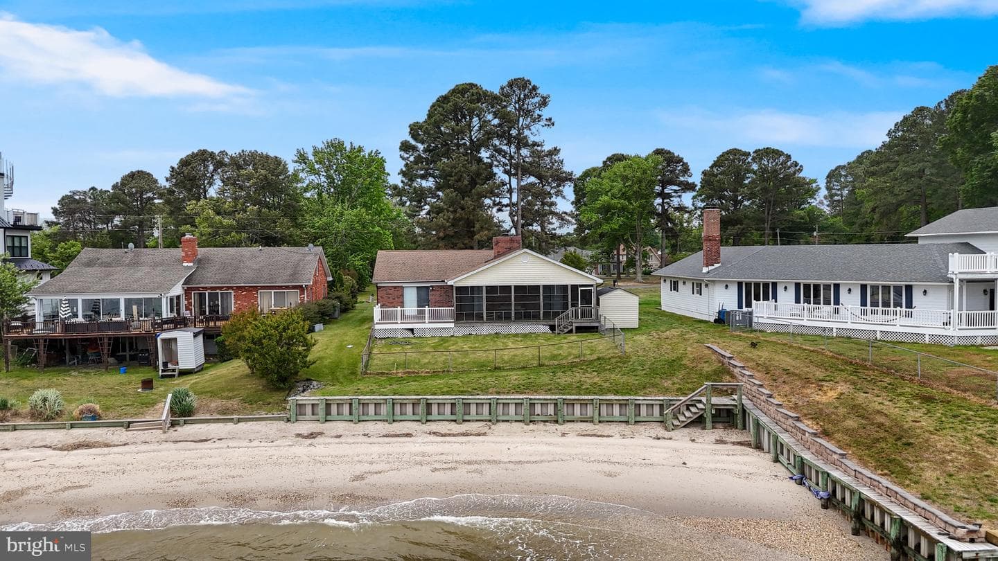 899 N Glebe Road, Montross