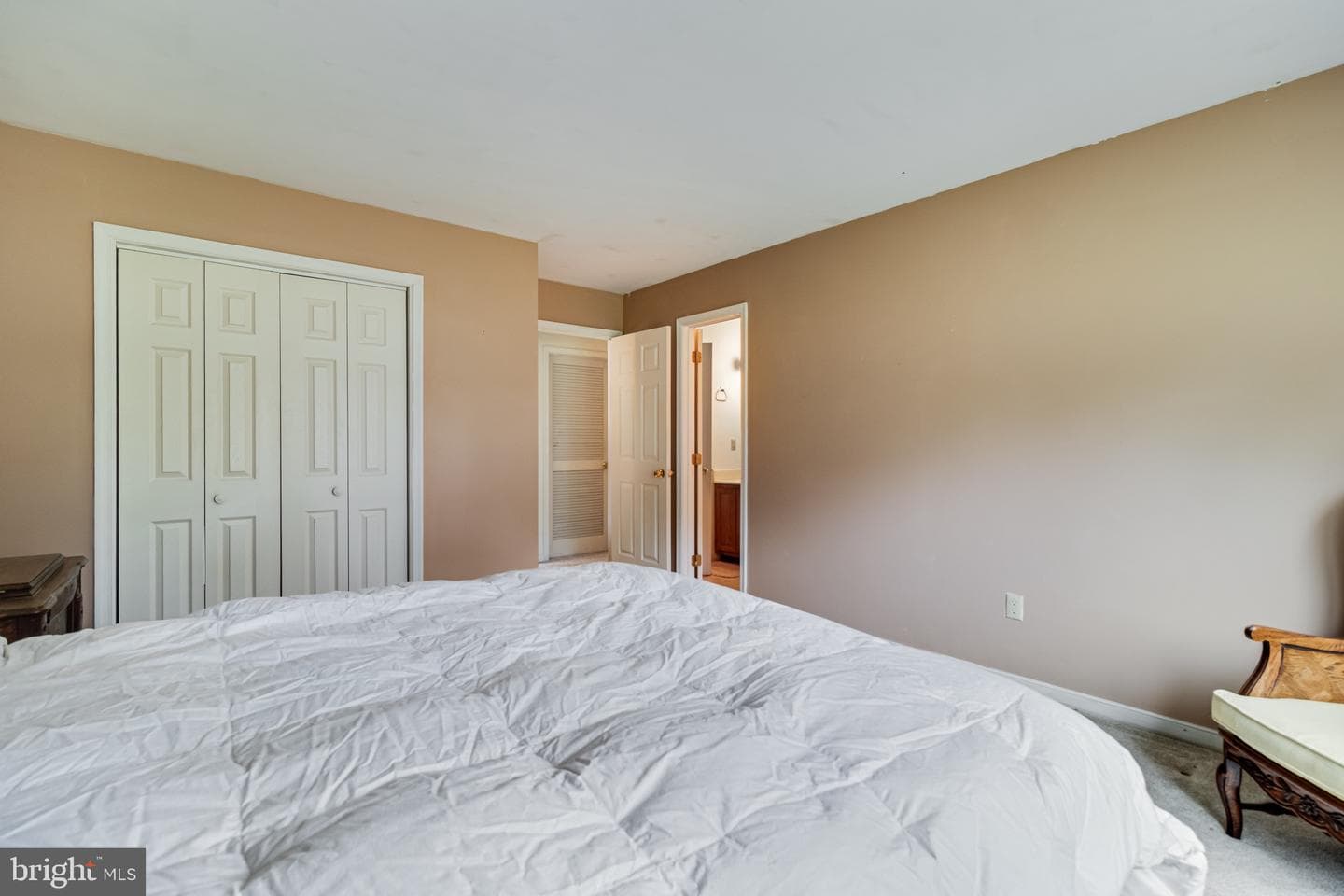 899 N Glebe Road photo 16