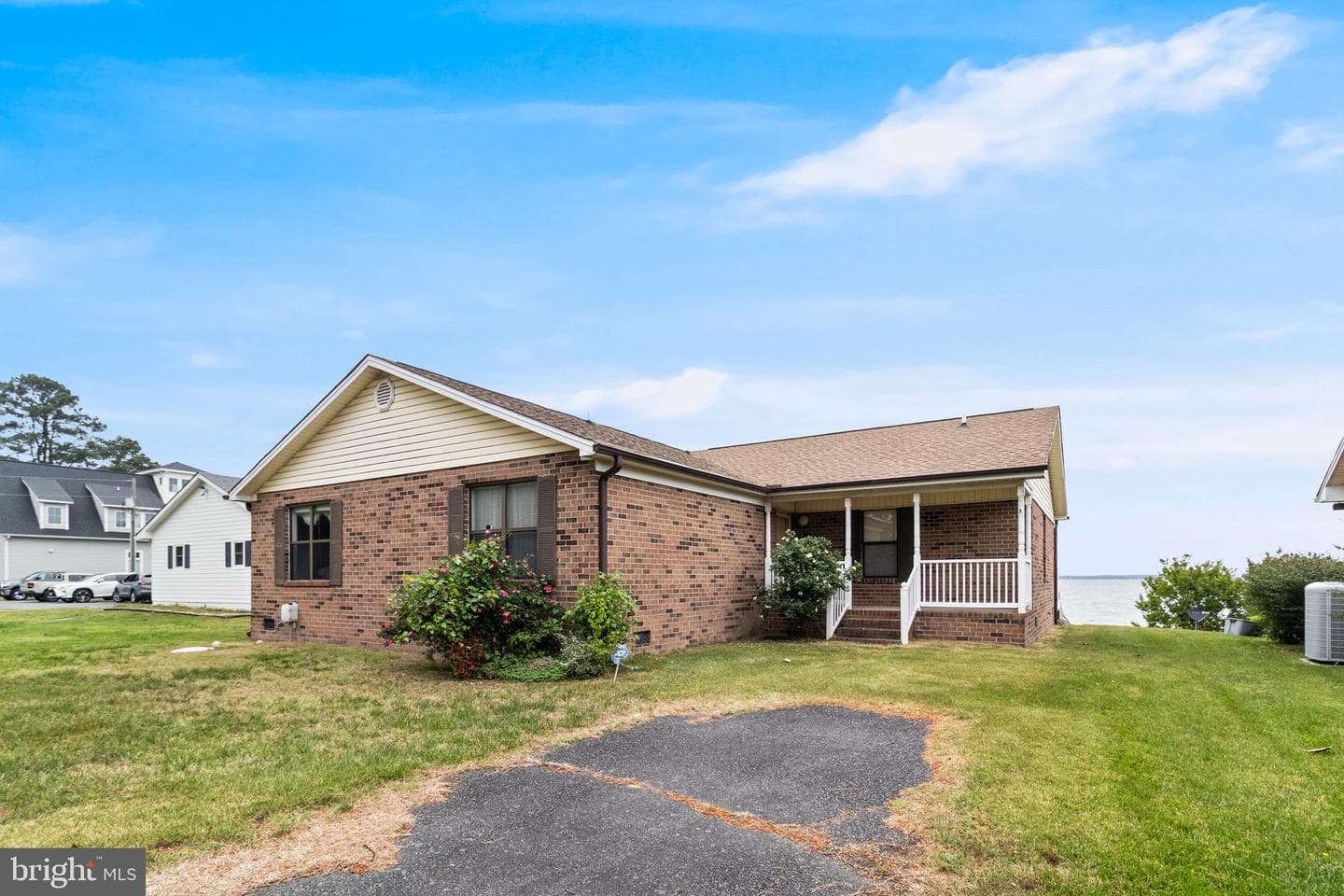 899 N Glebe Road, Montross