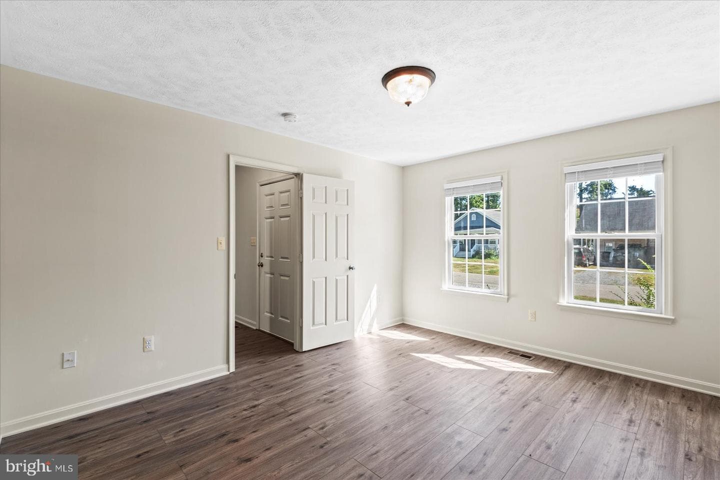 321 3rd Street photo 21