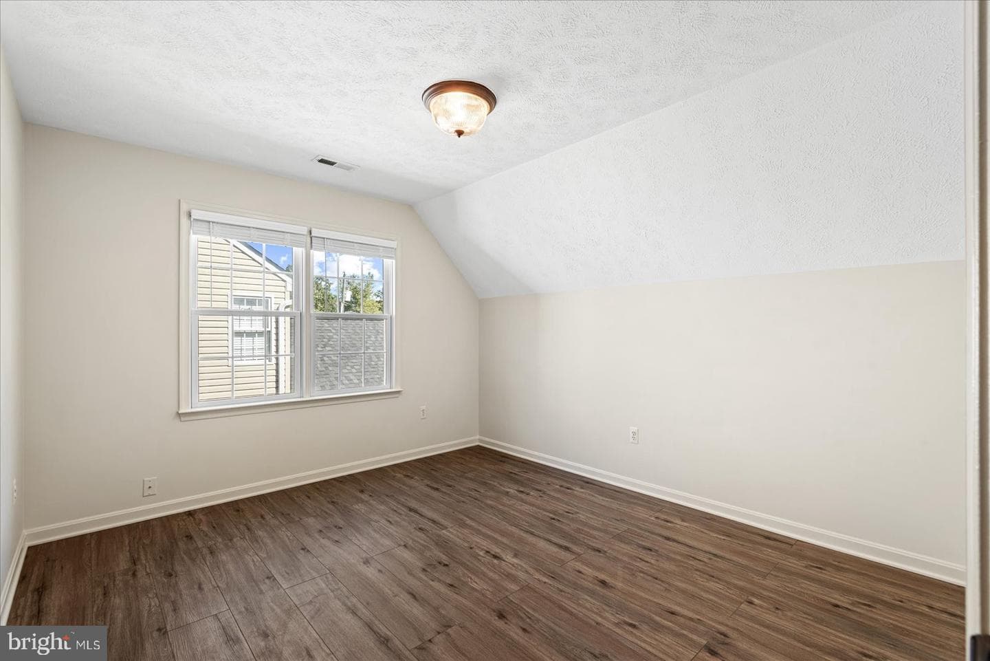 321 3rd Street photo 33