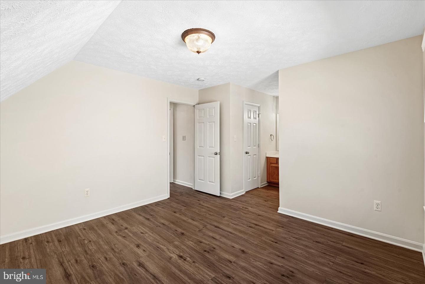 321 3rd Street photo 34