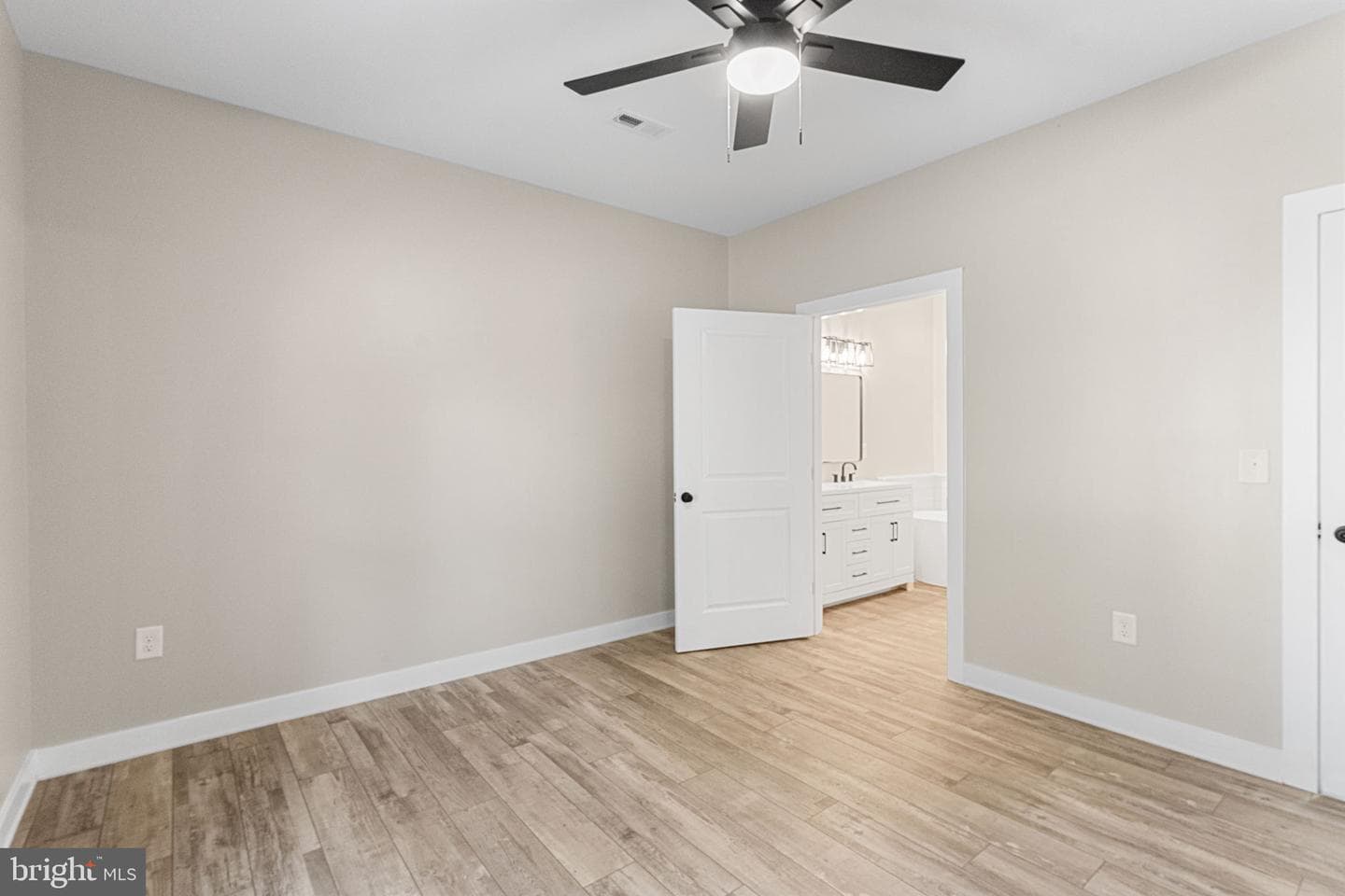 54 Bay Pointe Drive photo 10