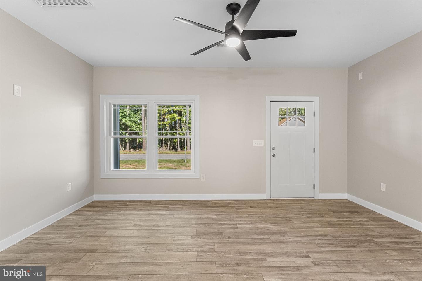 54 Bay Pointe Drive photo 3