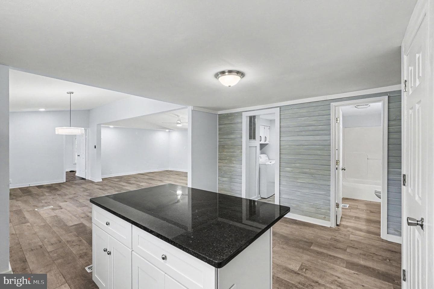 3301 Stratford Street photo 10