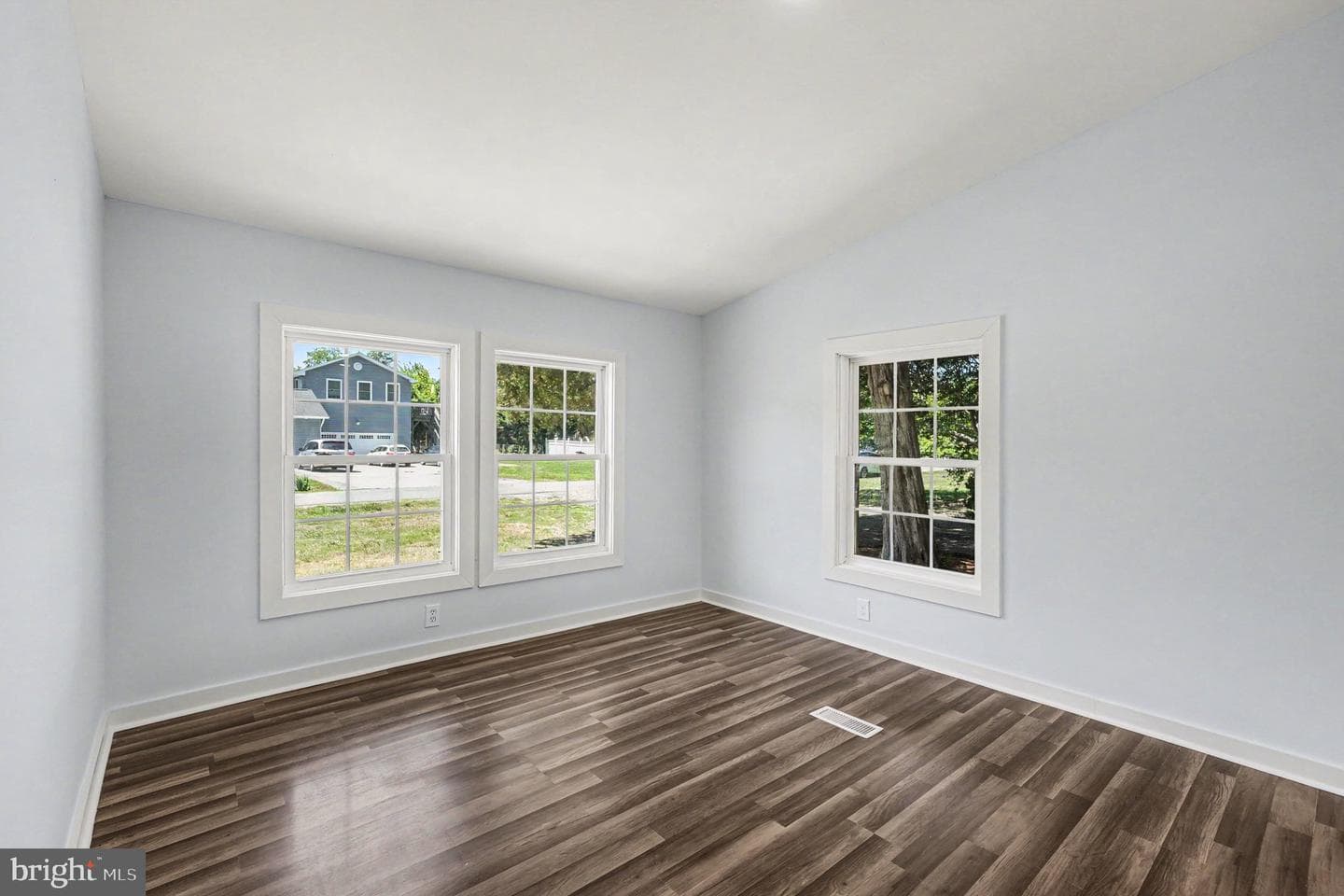3301 Stratford Street photo 12