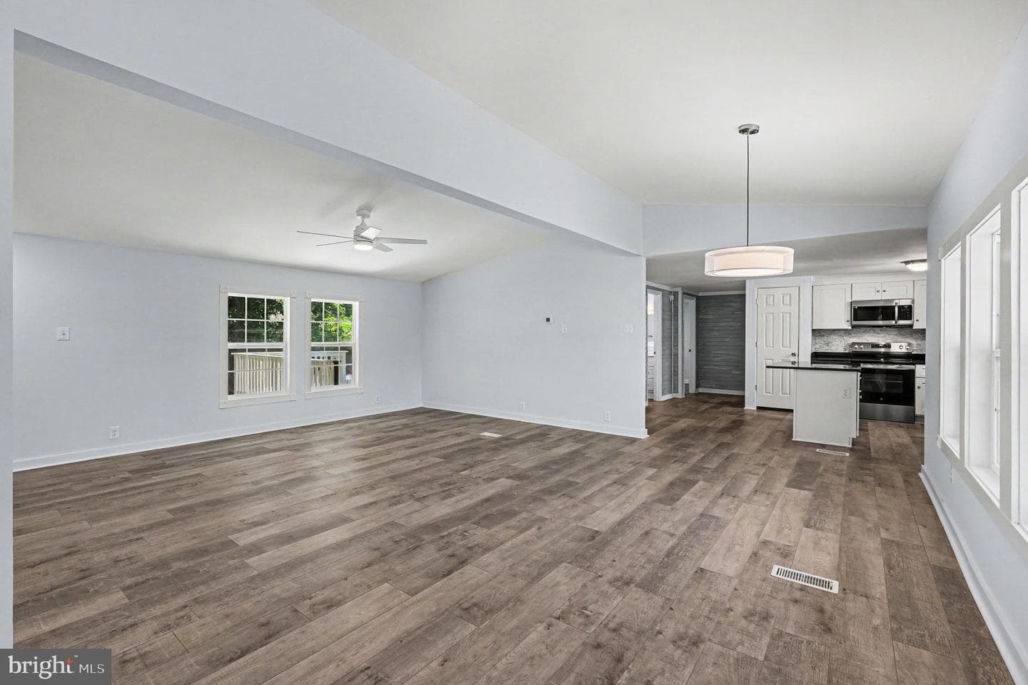 3301 Stratford Street photo 4