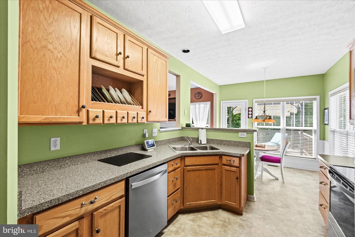 302 Forest Avenue photo 14