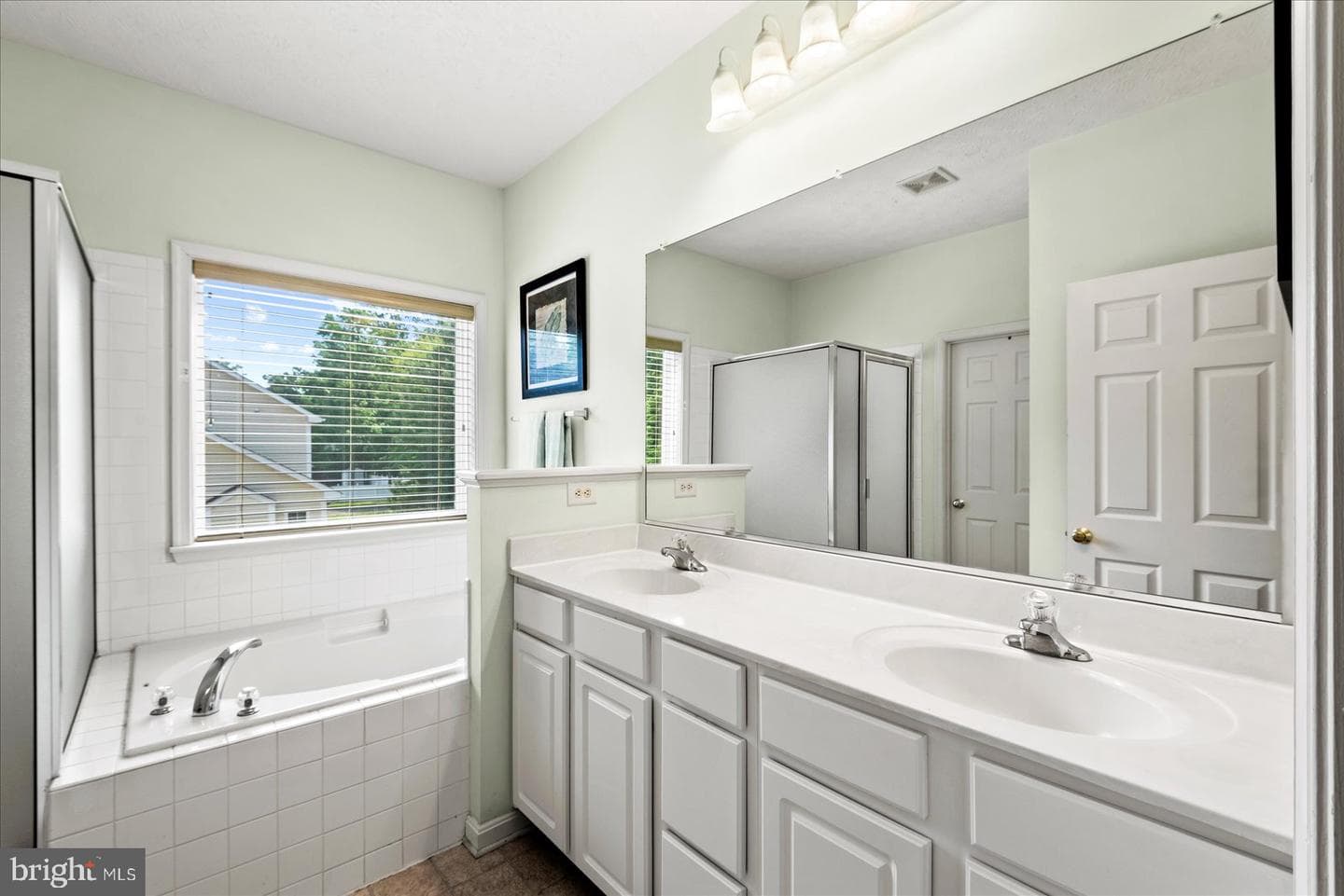 302 Forest Avenue photo 25