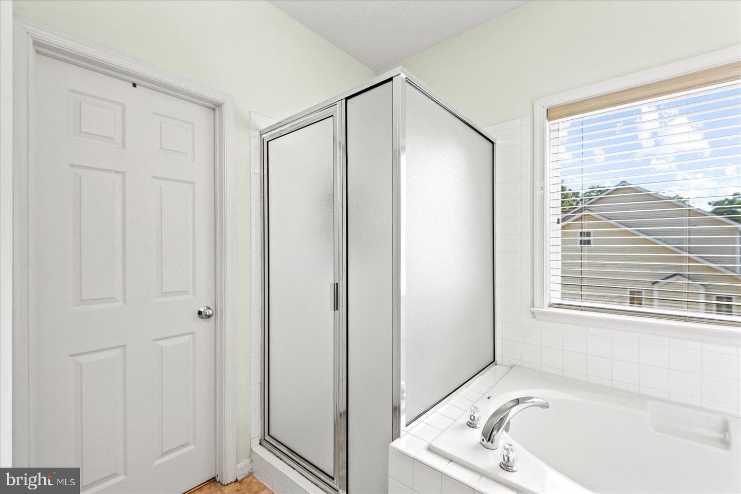 302 Forest Avenue photo 27
