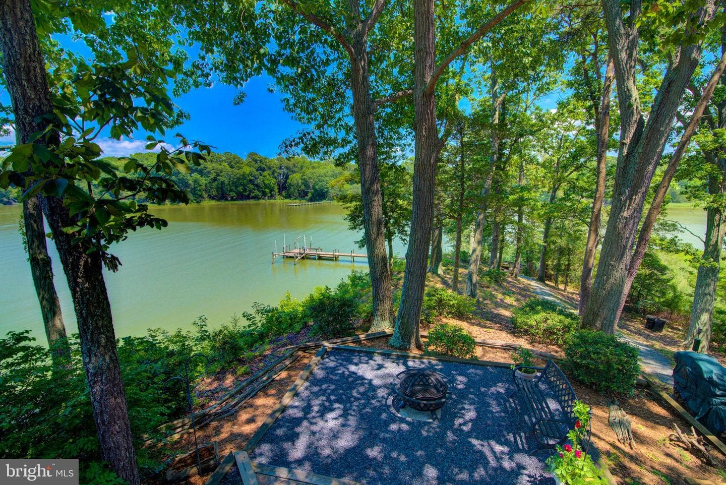 579 Bay Pointe Drive photo 12