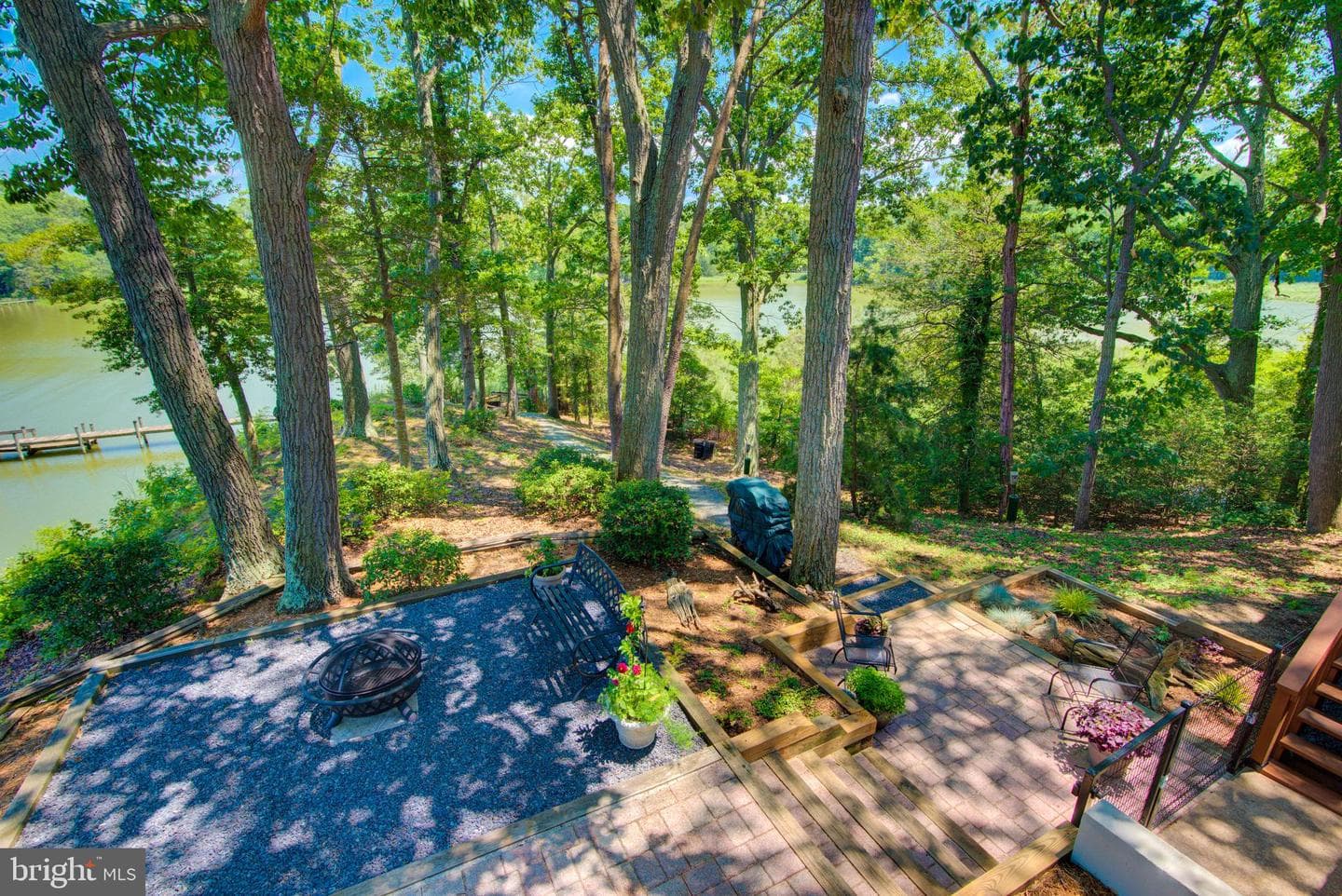 579 Bay Pointe Drive photo 13