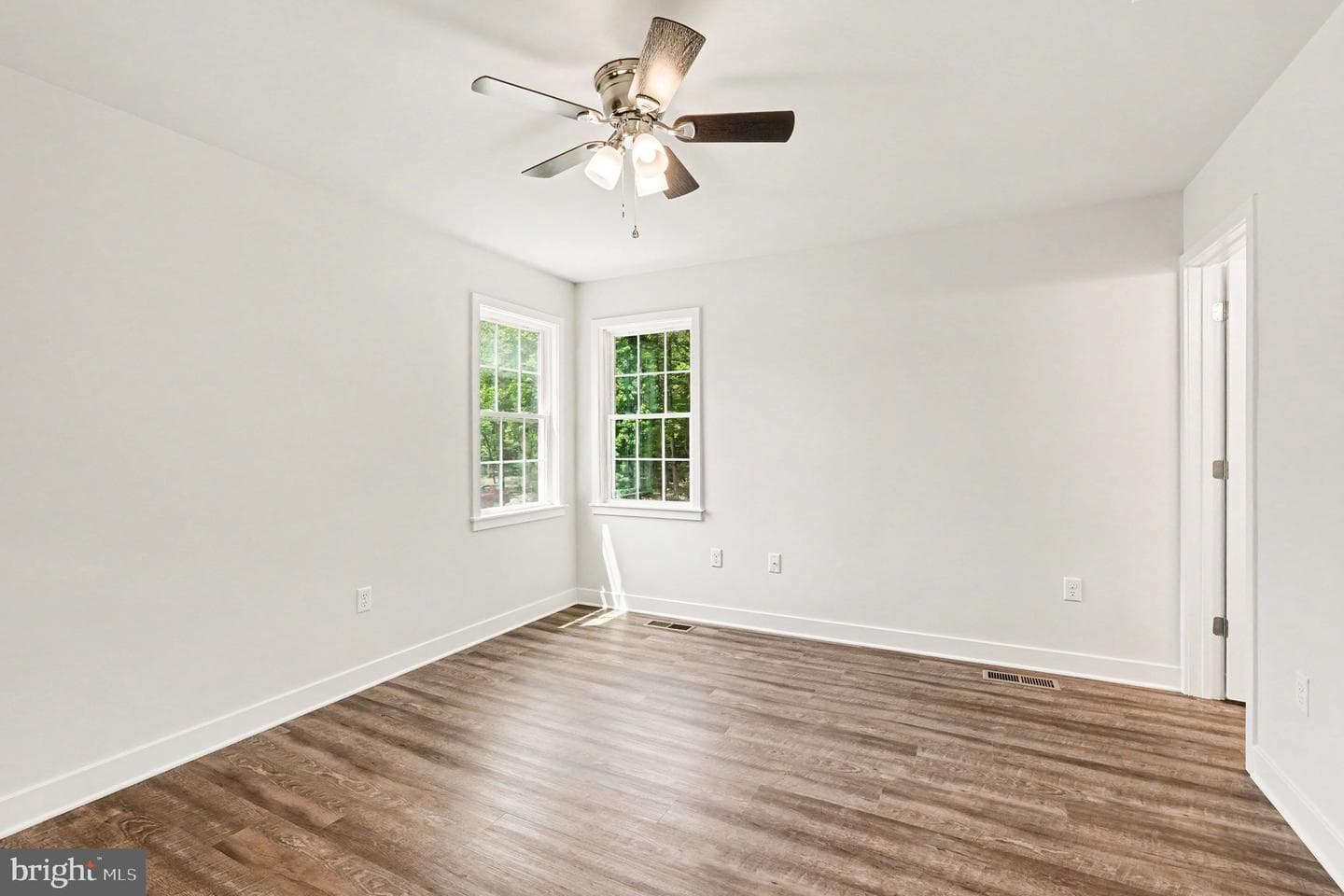 275 Greenway Dr photo 13
