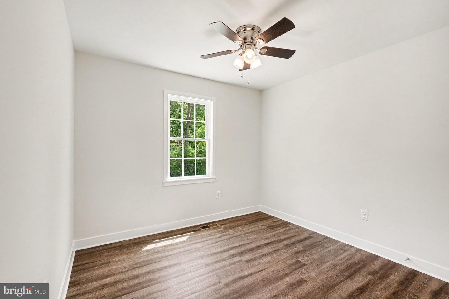 275 Greenway Dr photo 17