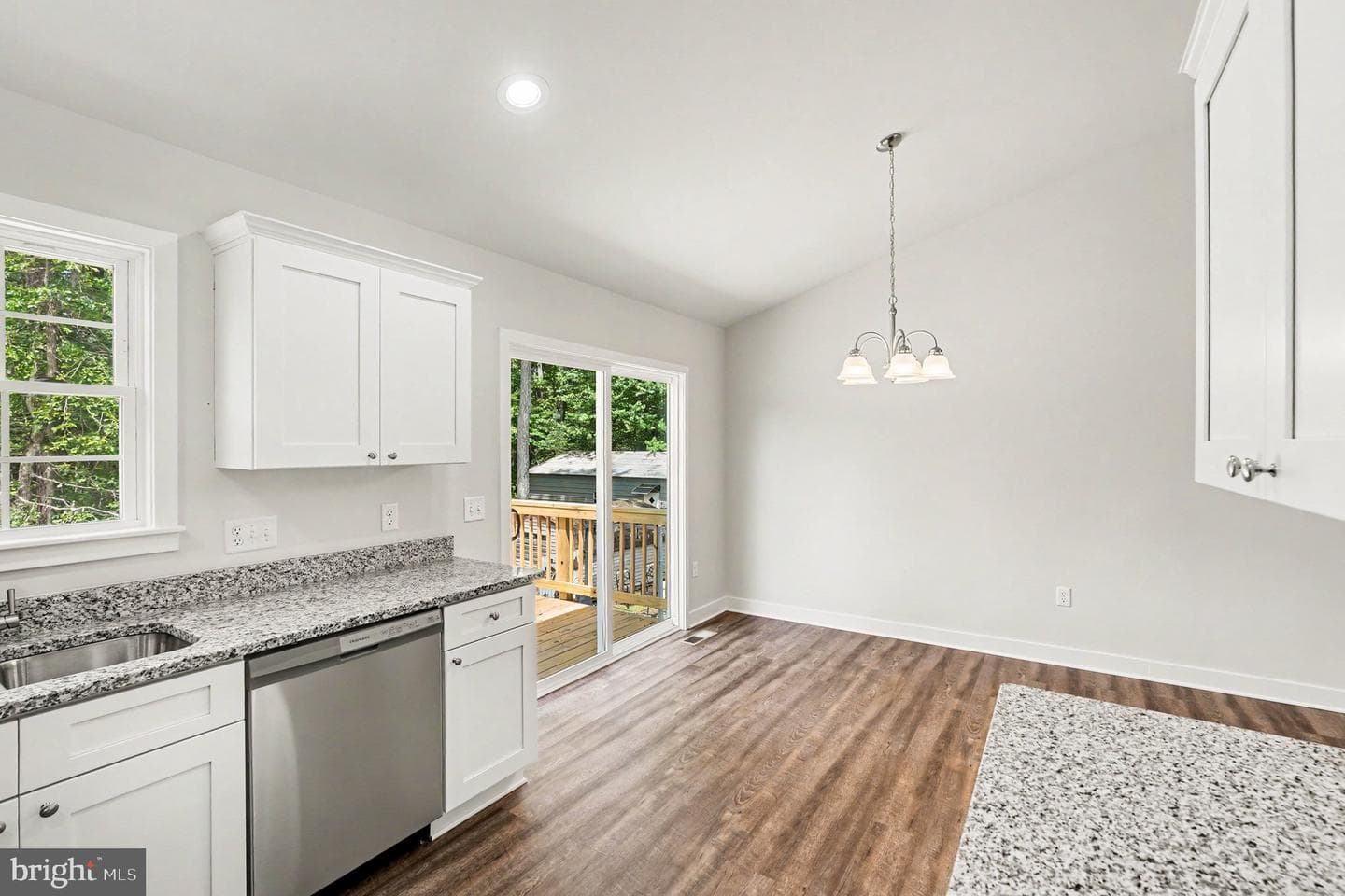 275 Greenway Dr photo 9
