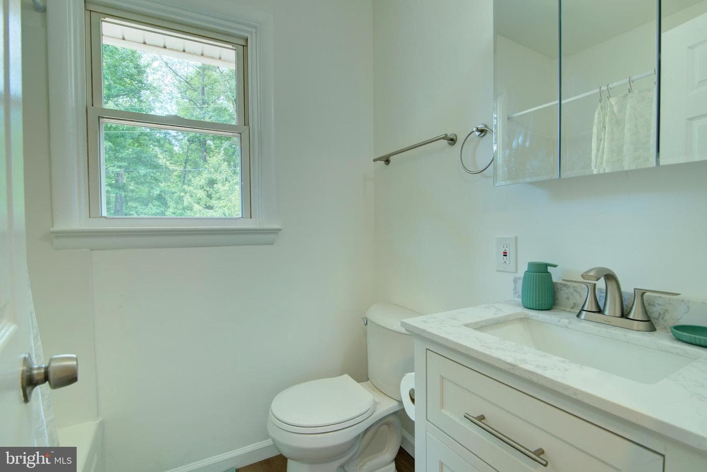 107 Federalist Way photo 5