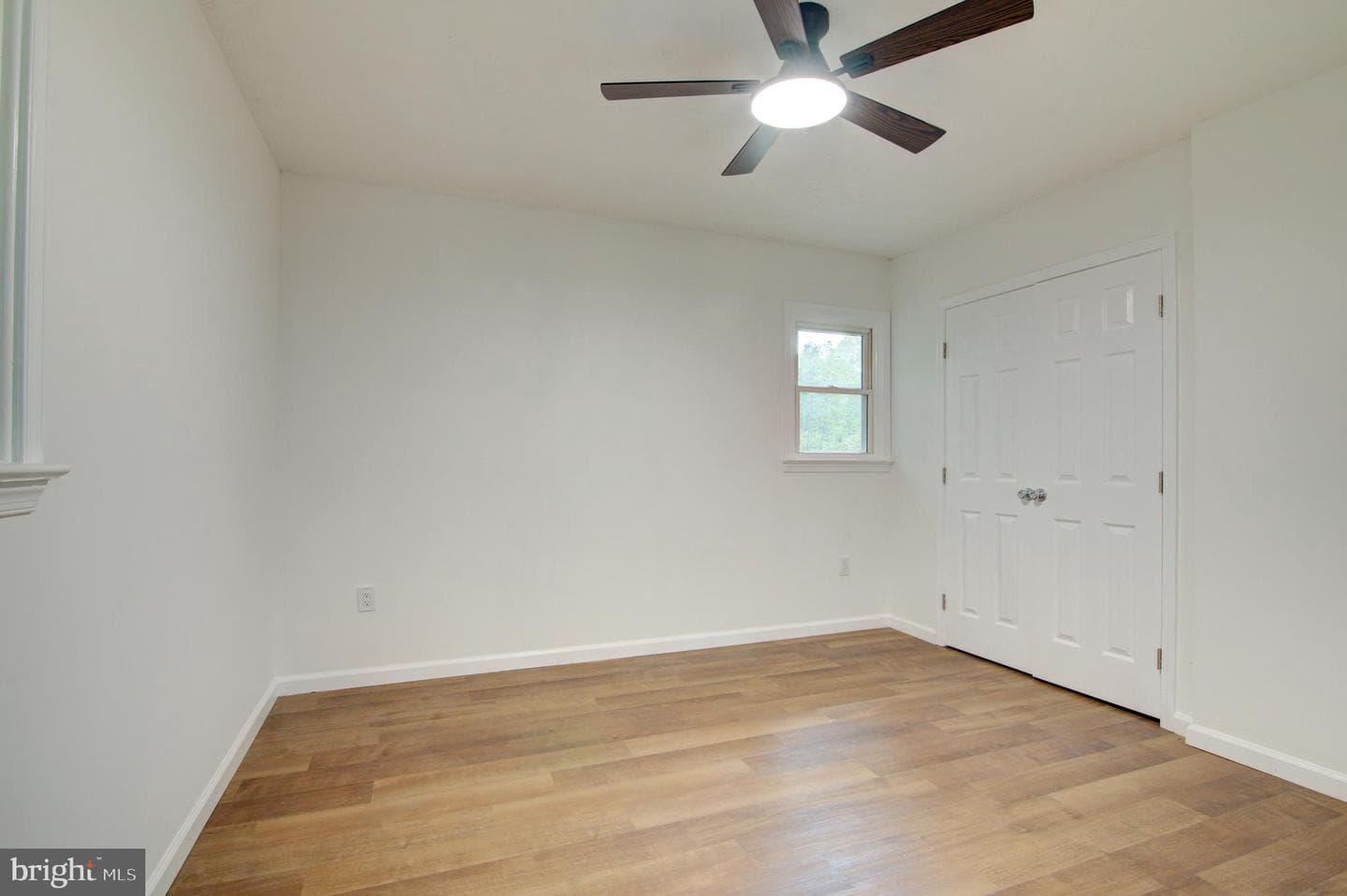 107 Federalist Way photo 8