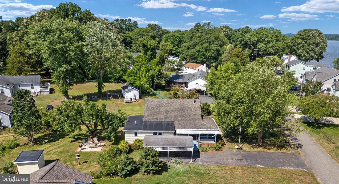 3304 Riverview Drive photo 2
