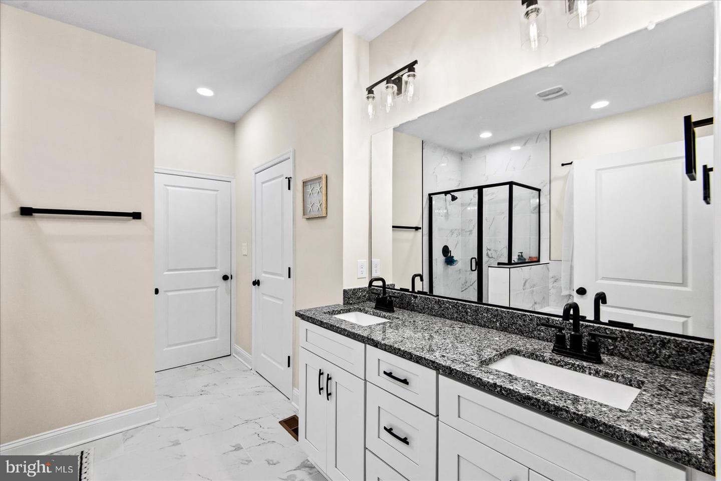 192 Woodmount Drive photo 20
