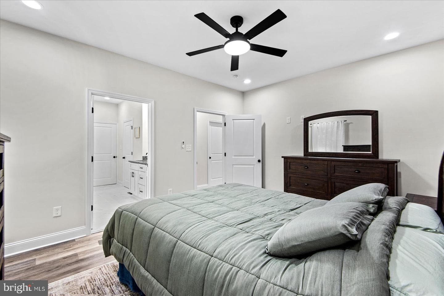 192 Woodmount Drive photo 22