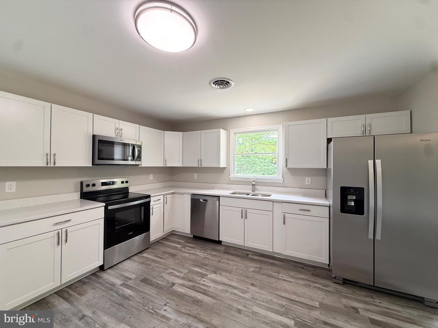 4609 Neenah Road photo 4