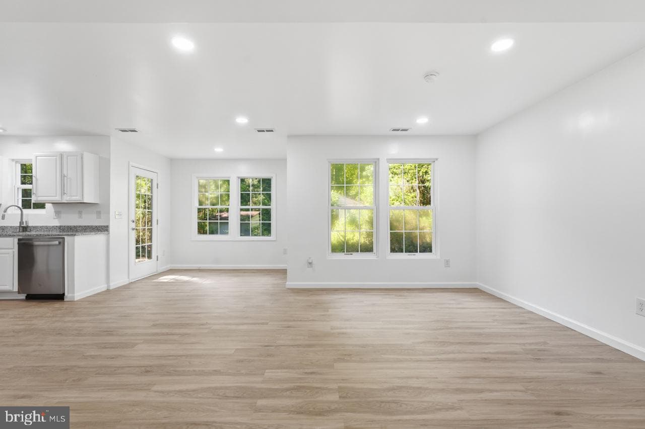 104 Hazel Drive photo 5