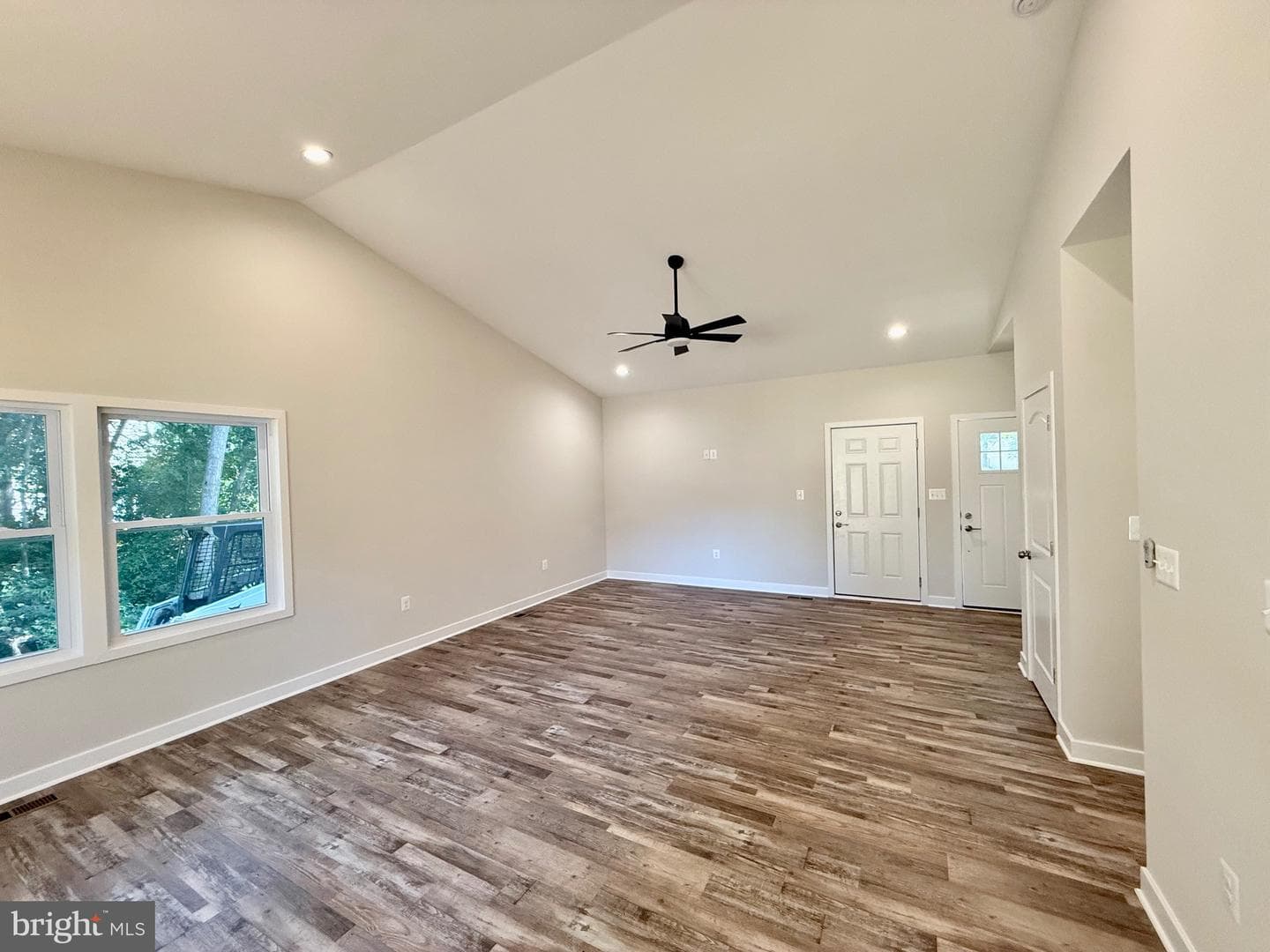 105 Circle Lane photo 8