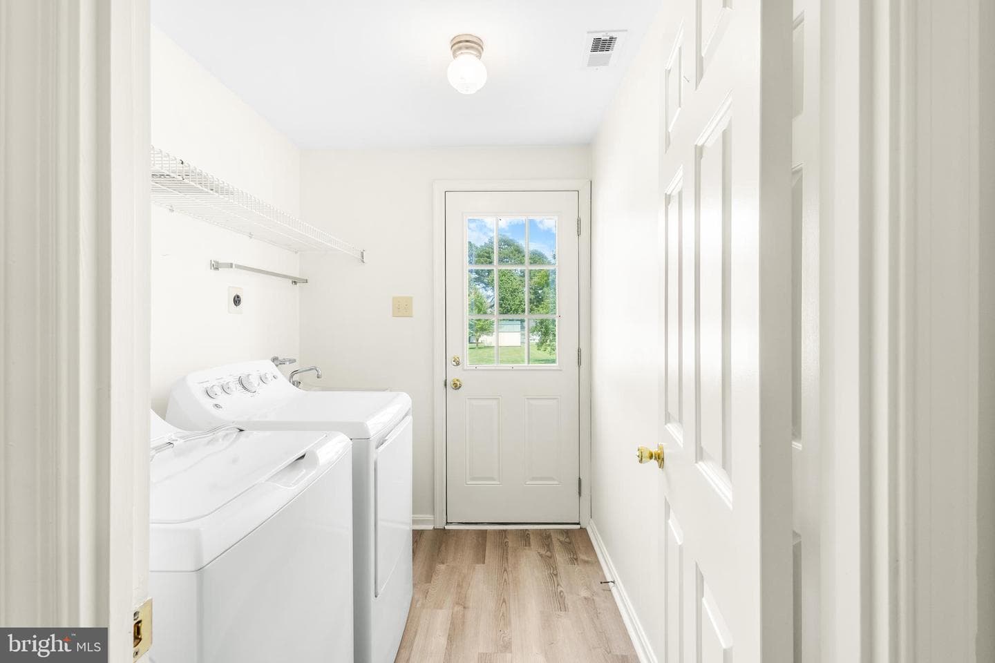 827 Travelers Rest photo 32