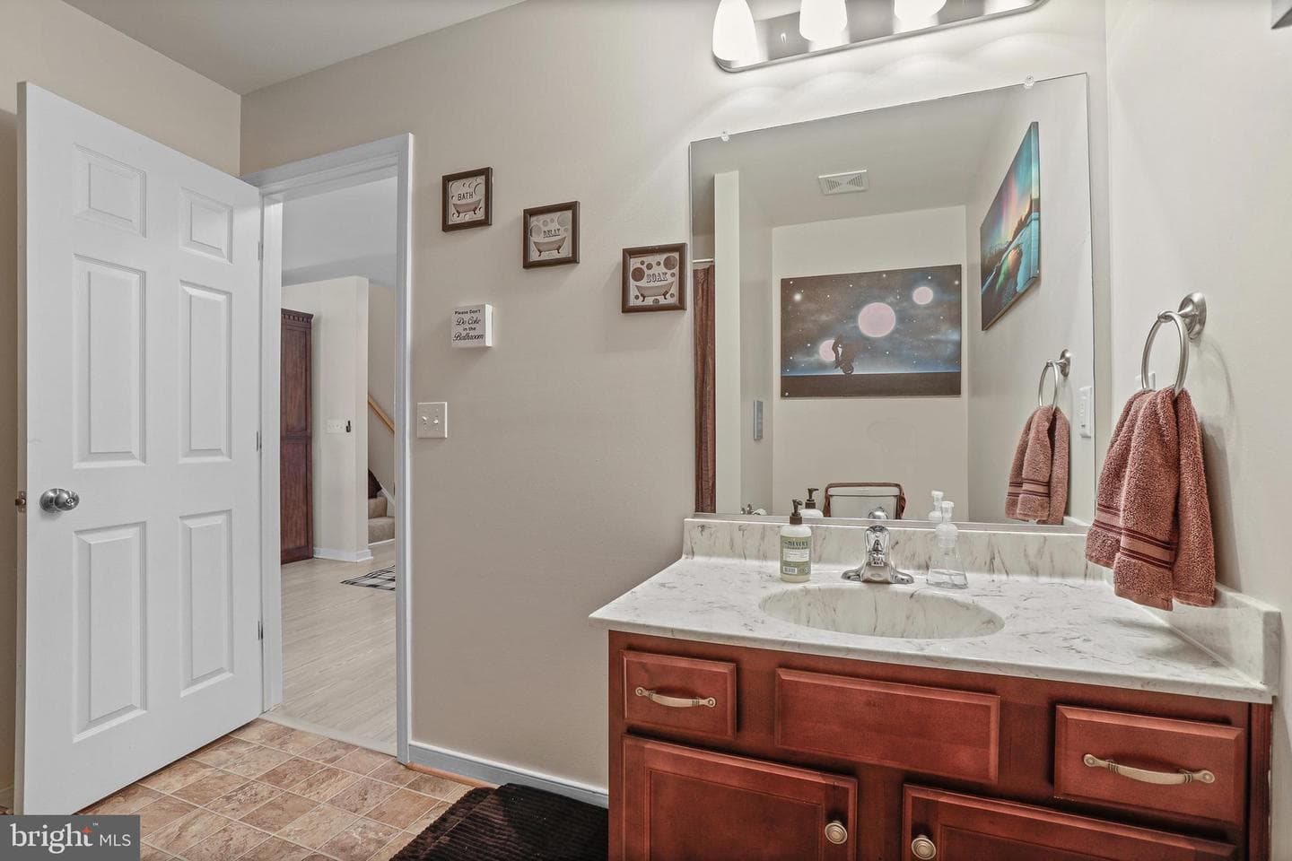 84 Cove Lane photo 31
