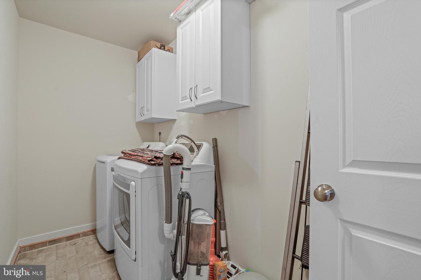 84 Cove Lane photo 35