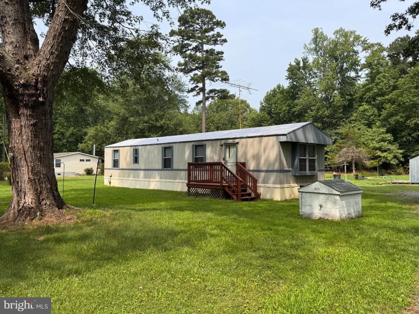 461 Long Point Road, Hague