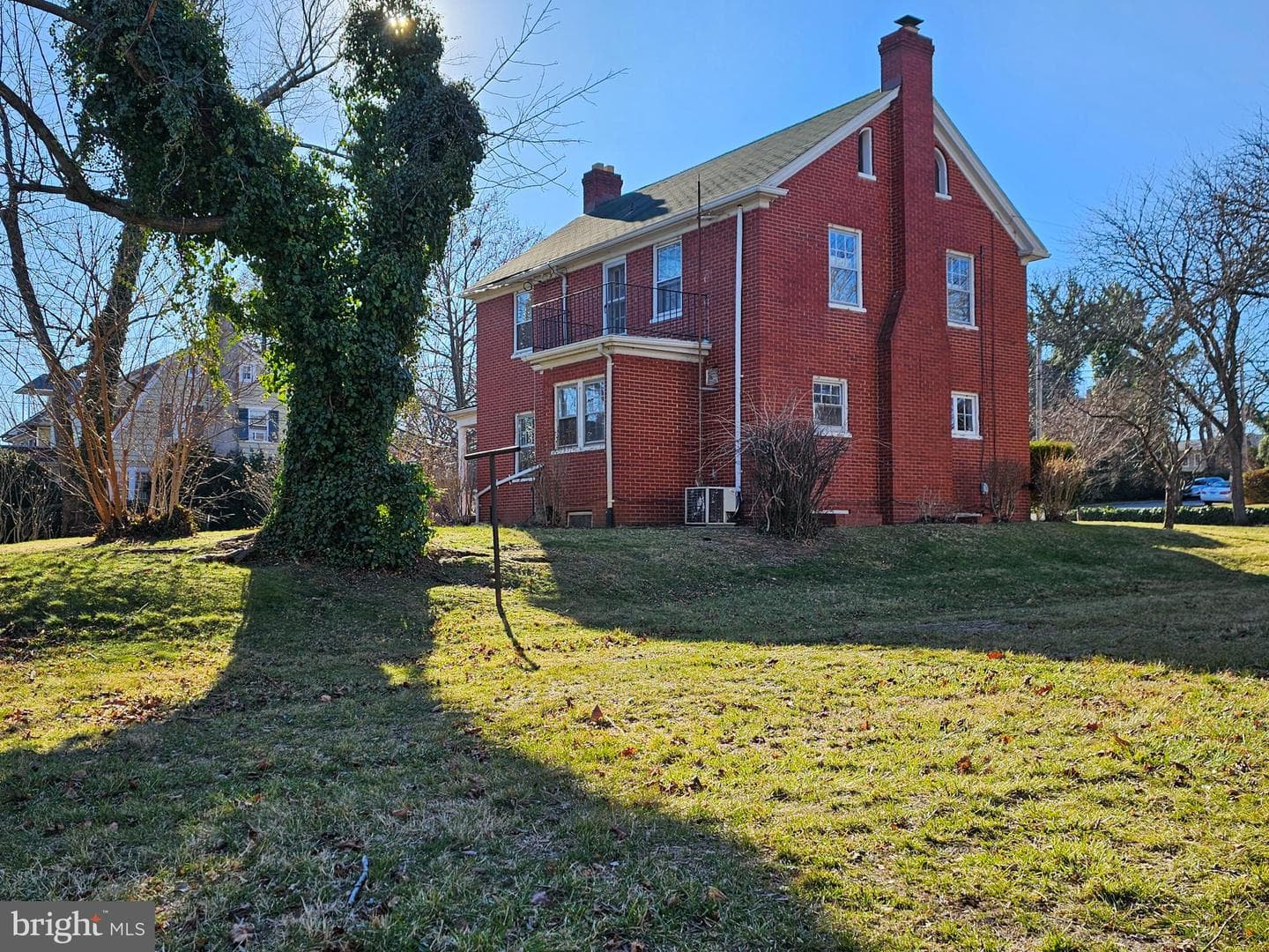 618 S Washington Street photo 6