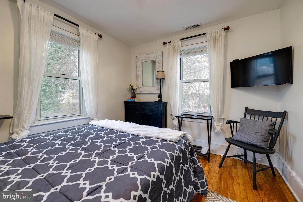 110 E Germain Street photo 26