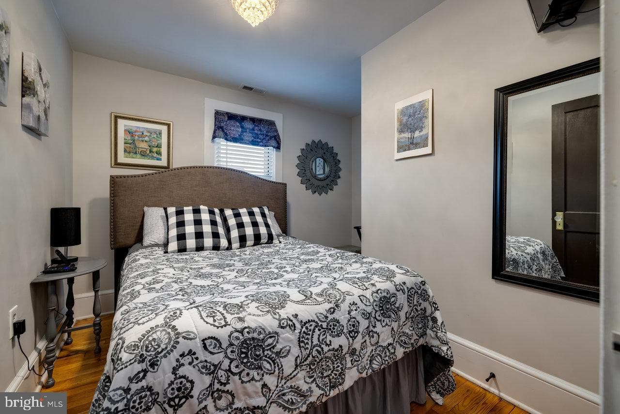 110 E Germain Street photo 28
