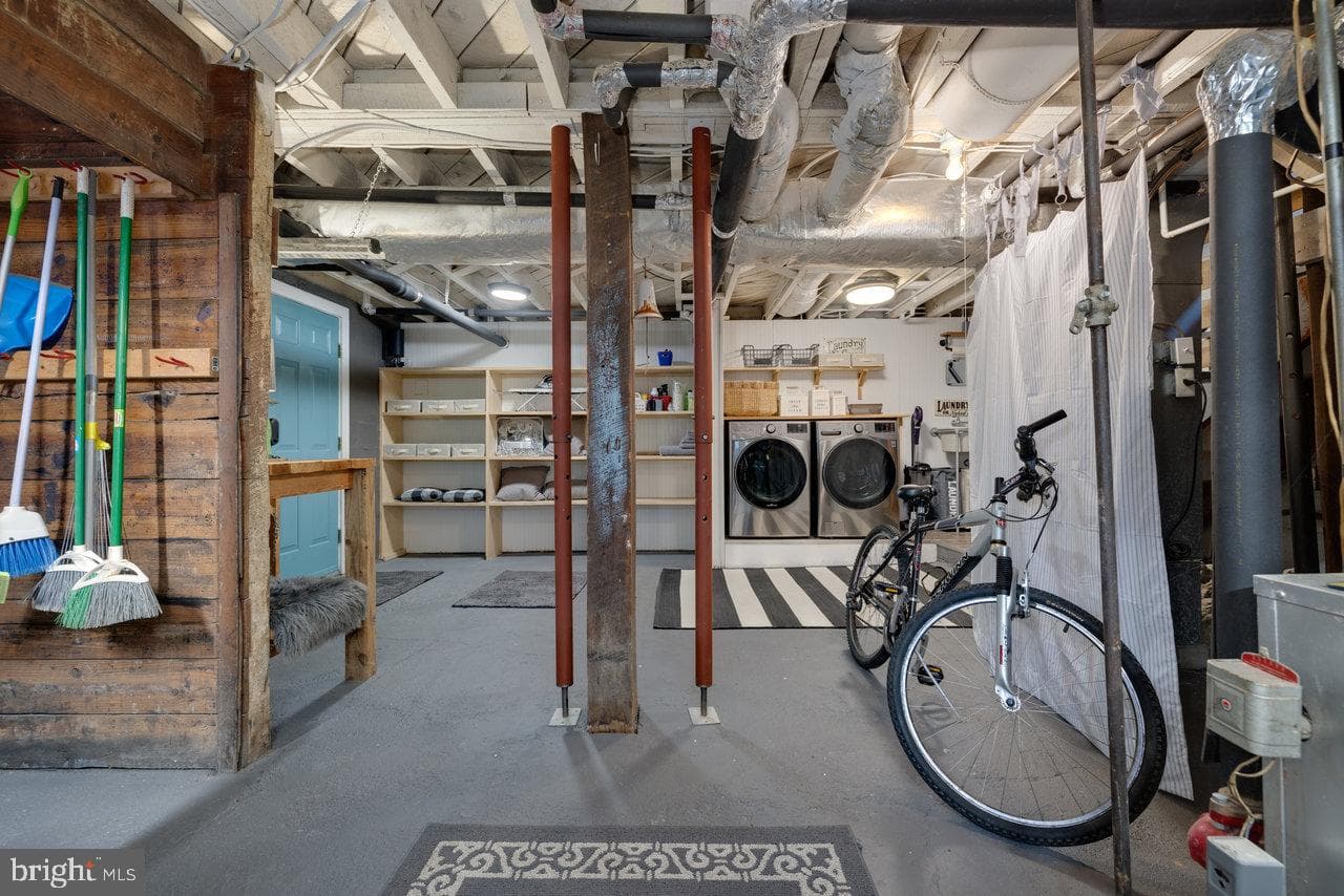 110 E Germain Street photo 33