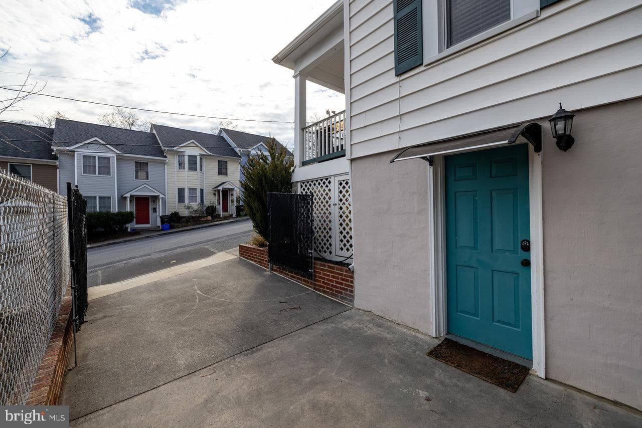 110 E Germain Street photo 44