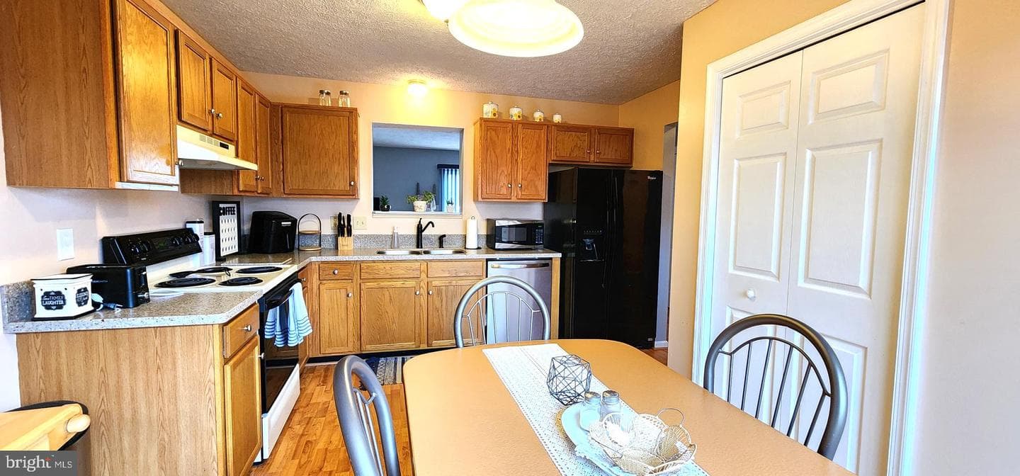 2945 Sorrell Court photo 3
