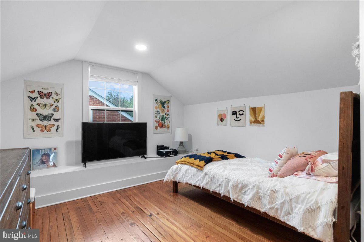 419 W Cecil Street photo 23