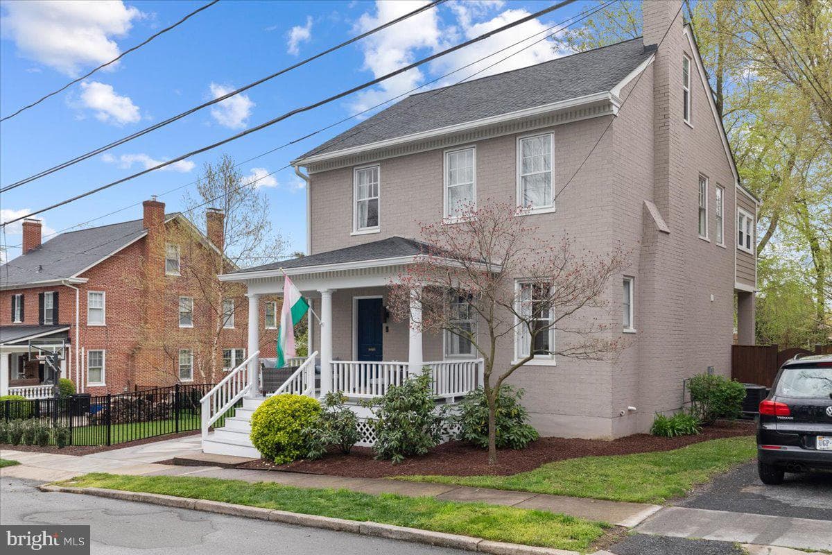 419 W Cecil Street photo 3