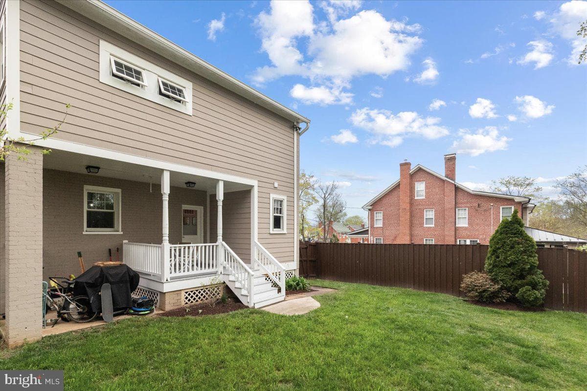 419 W Cecil Street photo 31