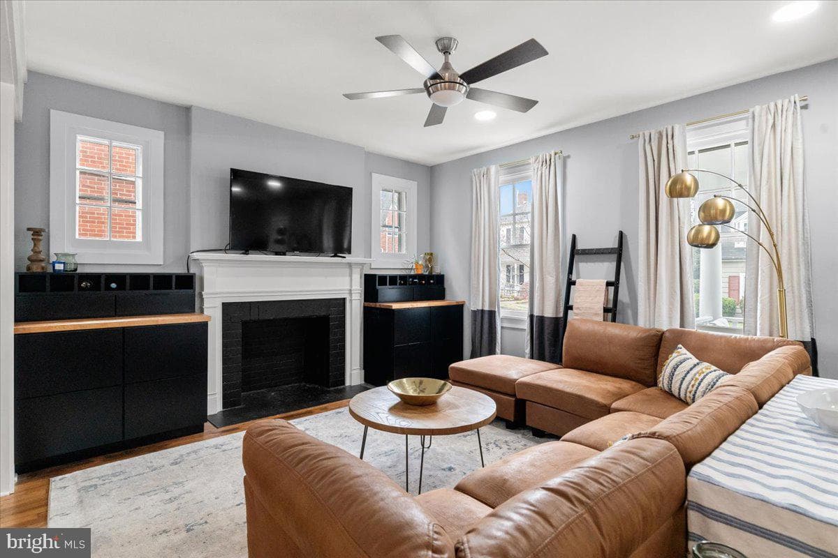 419 W Cecil Street photo 8