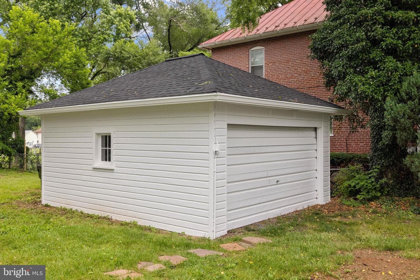 1324 Valley Avenue photo 3
