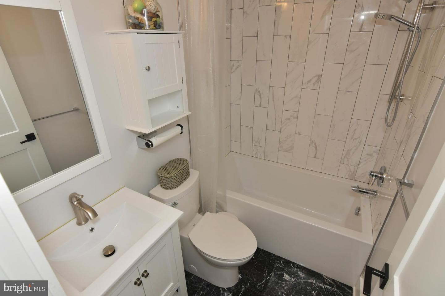 411 N Loudoun Street photo 43