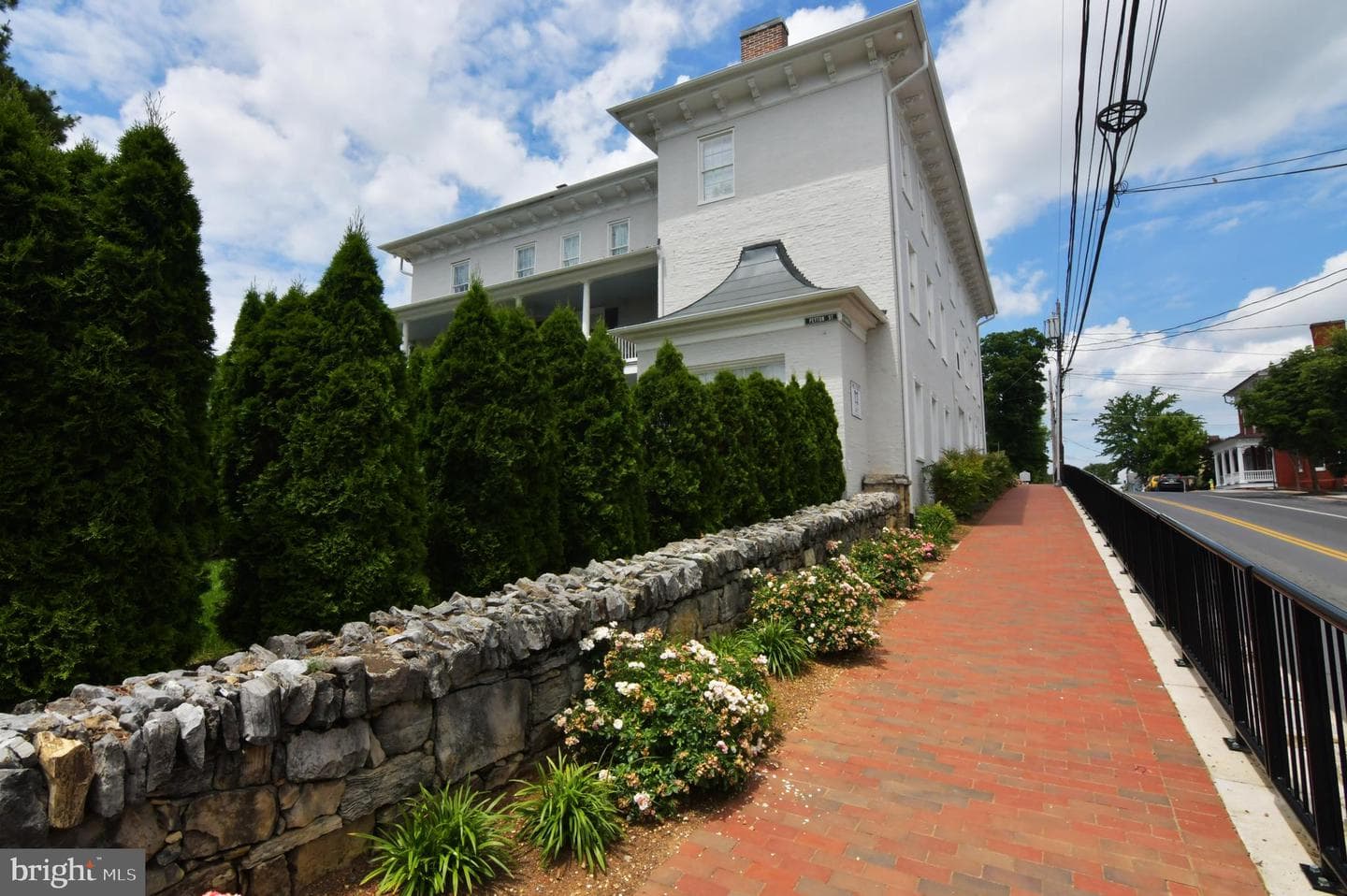 411 N Loudoun Street photo 54